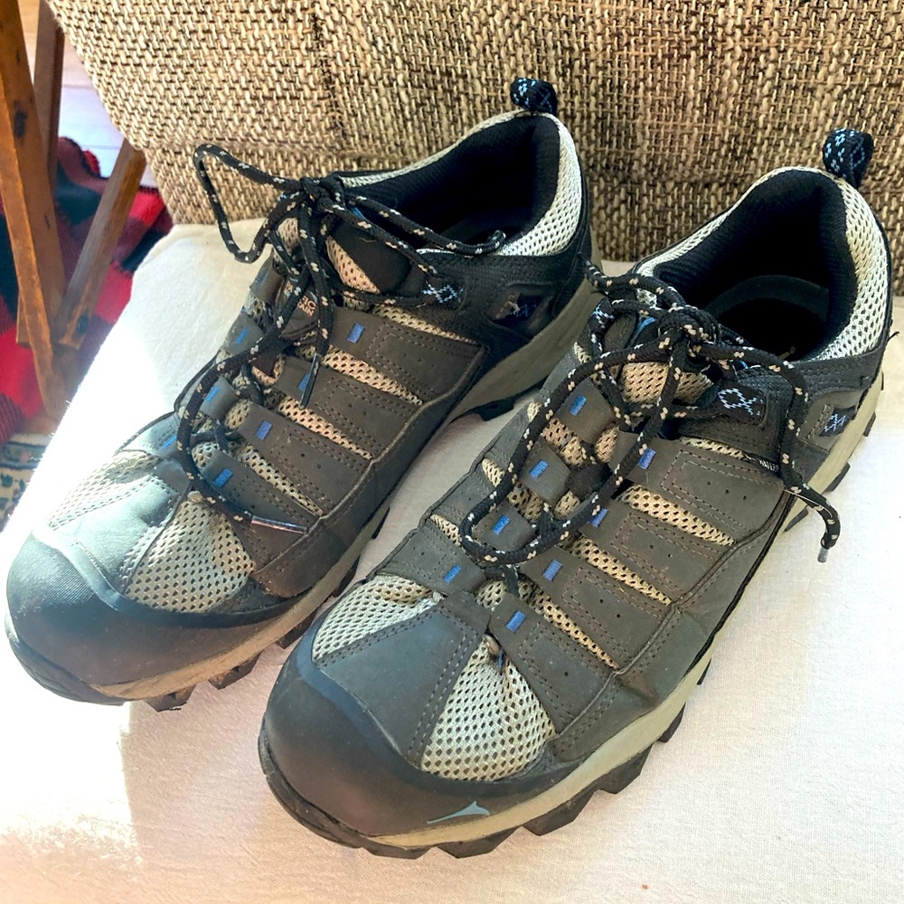 Pacific Mountain Women’s Hiking Shoes